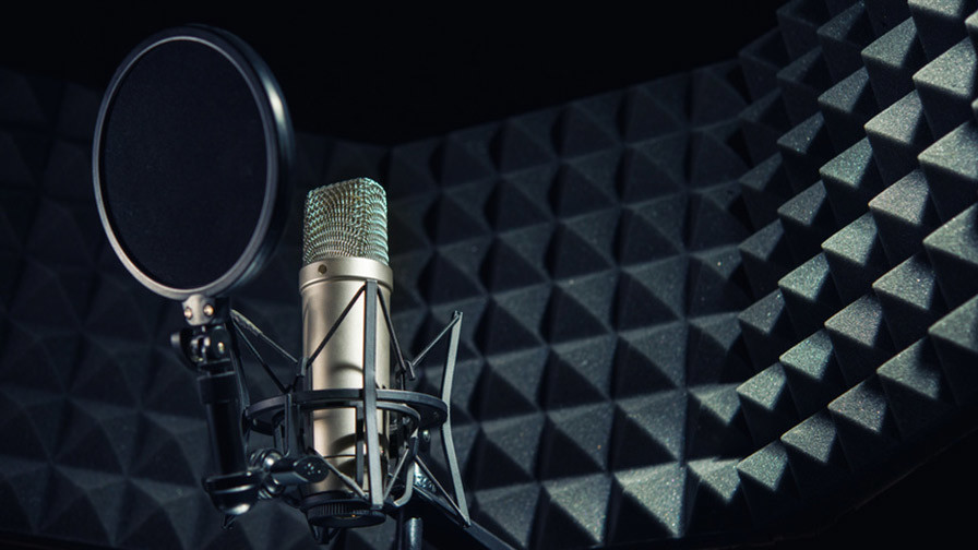 Estudio de grabación para saludos de correo de voz